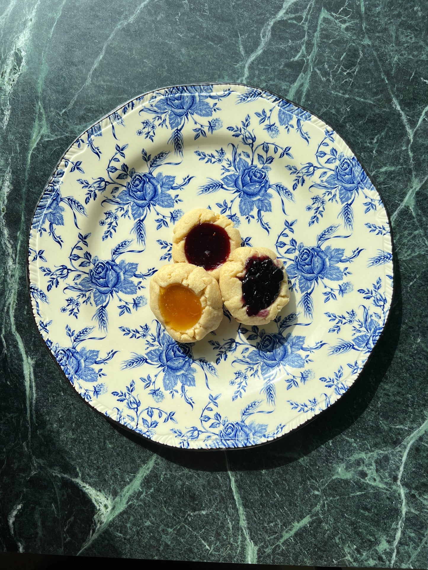 Kulleraugen (Thumbprint Cookies)